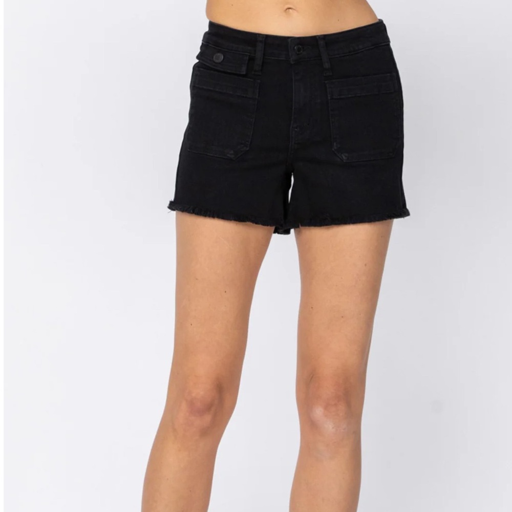 NWT “Judy Blue” Black Cargo Patch Pocket Black Shorts Size XL